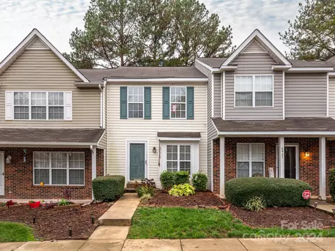 5965 Cougar Ln, Charlotte, NC 28269