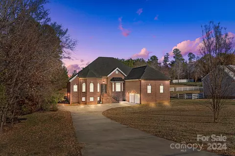 8113 Caldwell Rd, Harrisburg, NC 28075
