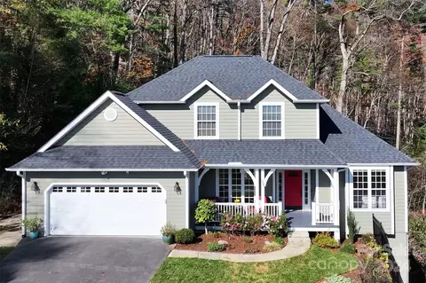 48 Huntington Chase Dr, Asheville, NC 28805