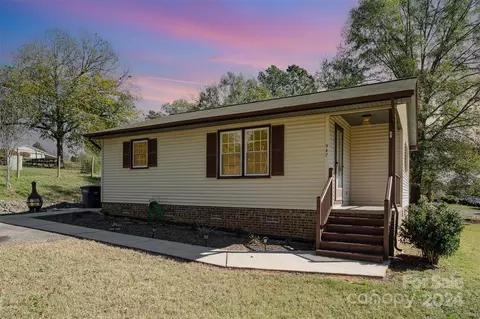 947 Page St, Mount Pleasant, NC 28124