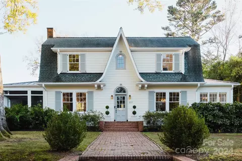 837 Henley Pl, Charlotte, NC 28207