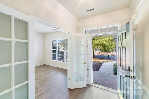 8502 Darcy Hopkins Dr, Charlotte, NC 28277