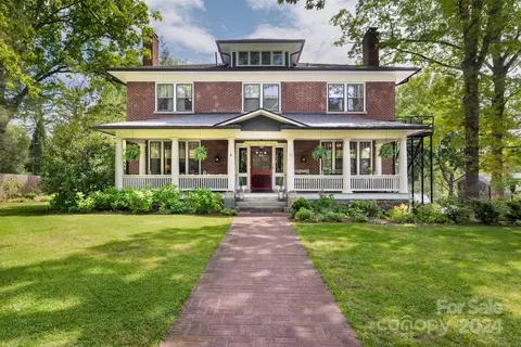 77 Kenilworth Rd, Asheville, NC 28803