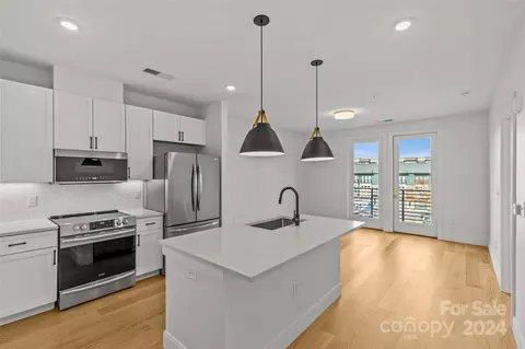 3000 S 305 Blvd #305, Charlotte, NC 28209
