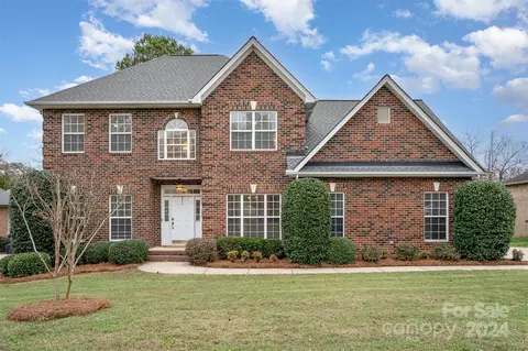 1907 Grigg Ln, Waxhaw, NC 28173