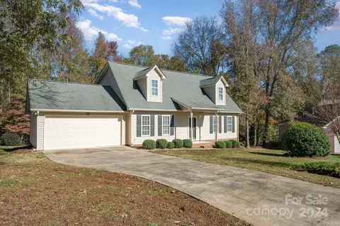 2111 Westminster Ln, Matthews, NC 28104