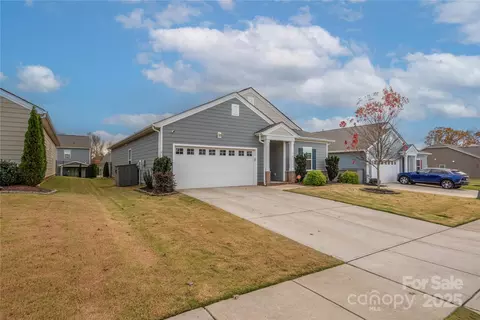 193 Willow Valley Dr, Mooresville, NC 28115