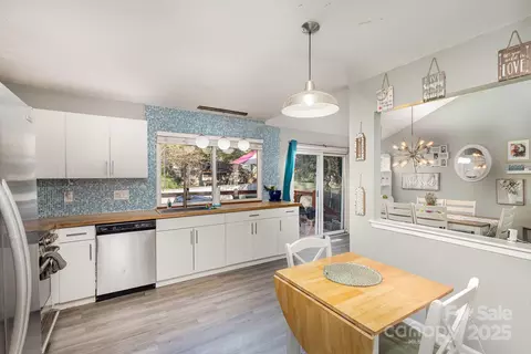 11800 Five Cedars Rd, Charlotte, NC 28226