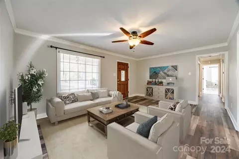 2647 Pineview Dr, Lancaster, SC 29720