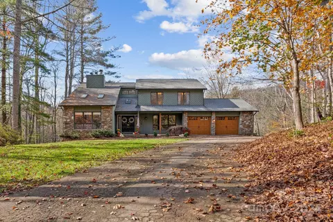 314 Secretariat Ln, Fairview, NC 28730