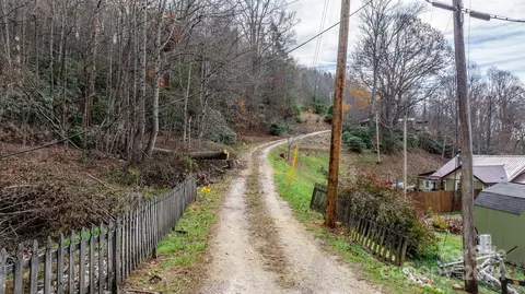 1292 Mckinney Mine Rd, Spruce Pine, NC 28777
