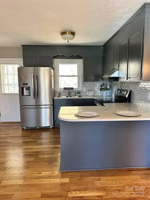 319 Valdese Dr, Morganton, NC 28655