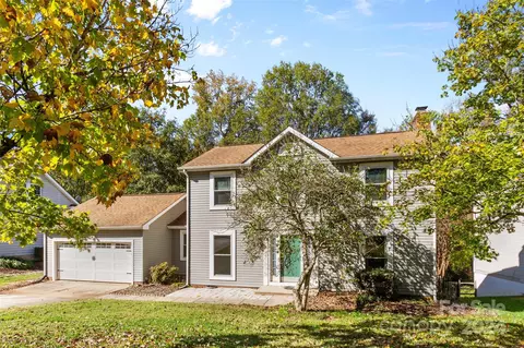 12400 Woodside Falls Rd, Pineville, NC 28134