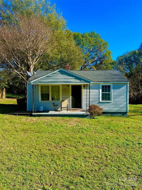 700 N Vance St, Gastonia, NC 28052