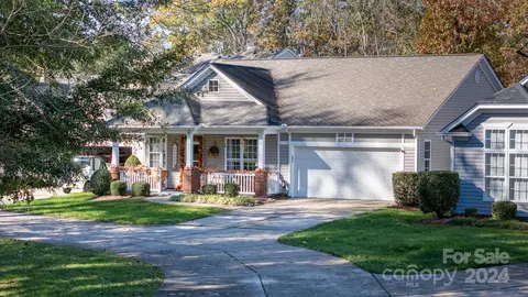 529 Ridgely Green Dr, Pineville, NC 28134