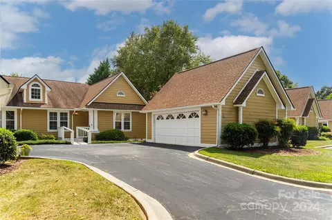 403 Woodlea Ct, Asheville, NC 28806