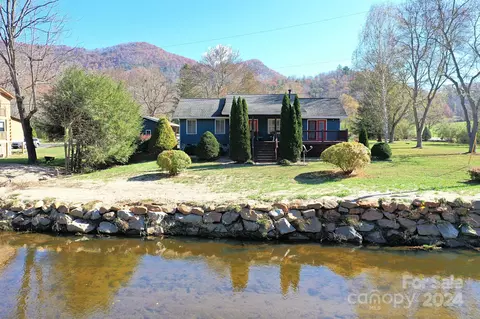 225 Bugle Boy Dr, Cullowhee, NC 28723