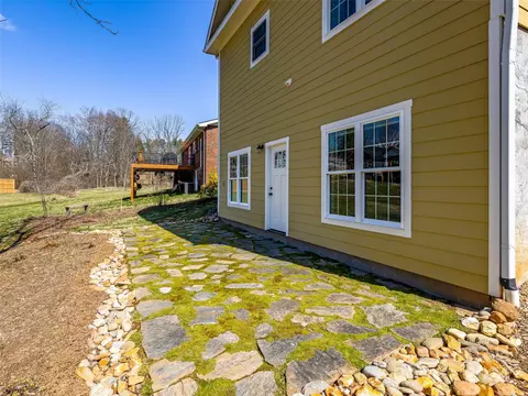 Exterior - 25 Cunningham St, Brevard, NC 28712 photo 8 of 13