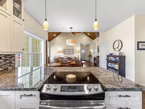 Kitchen - 25 Cunningham St, Brevard, NC 28712 photo 3 of 4
