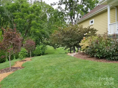 Exterior - 25 Cunningham St, Brevard, NC 28712 photo 10 of 13