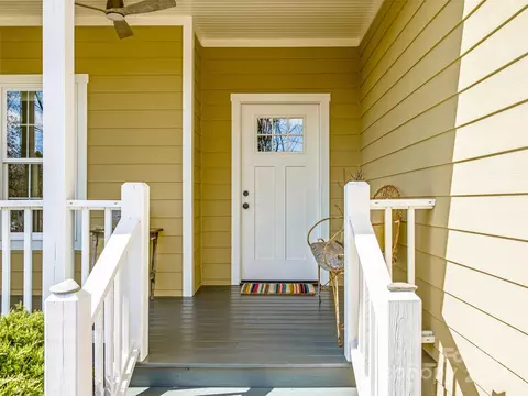 Exterior - 25 Cunningham St, Brevard, NC 28712 photo 4 of 13