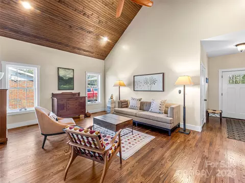 Living - 25 Cunningham St, Brevard, NC 28712 photo 1 of 2