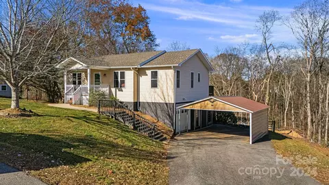 160 Sovereign Cir, Clyde, NC 28721