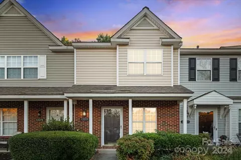 12215 Hood Bend Ct, Charlotte, NC 28273