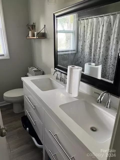 Bath - 802 Independence Dr, Wingate, NC 28174 photo 2 of 2