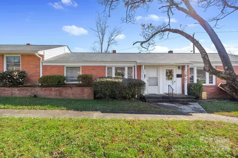 71 Trowbridge Ln, Brevard, NC 28712