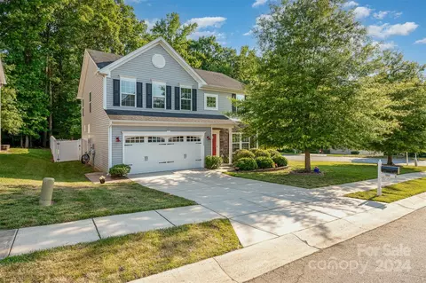13002 Red Vulcan Ct, Charlotte, NC 28213