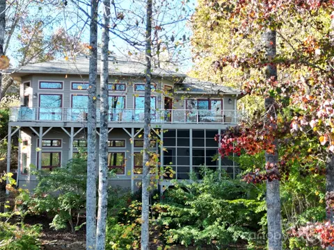 216 Woodland Cir, Lake Lure, NC 28746
