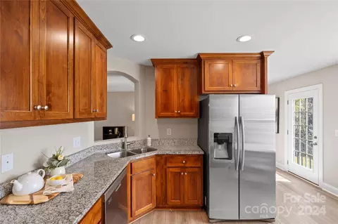 Kitchen - 12896 Hill Pine Rd, Midland, NC 28107 photo 5 of 5
