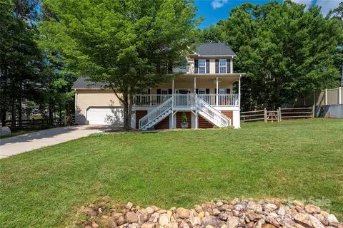 161 Gray Cliff Dr, Mooresville, NC 28117