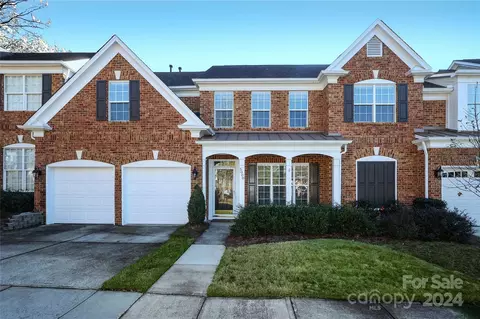 5008 Ashford Crest Ln, Charlotte, NC 28226