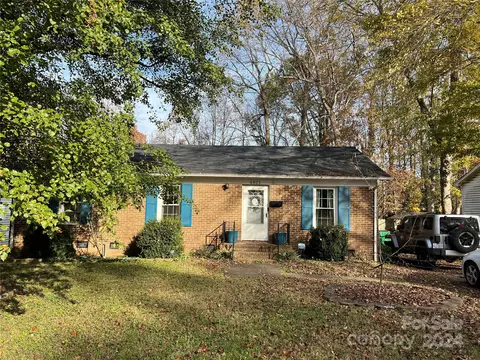 4821 Delivau Dr, Charlotte, NC 28215