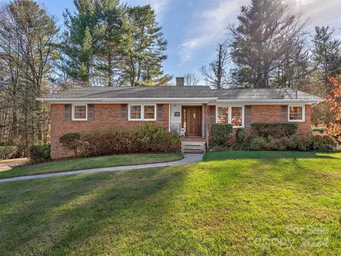 314 Oklawaha Cir, Hendersonville, NC 28739