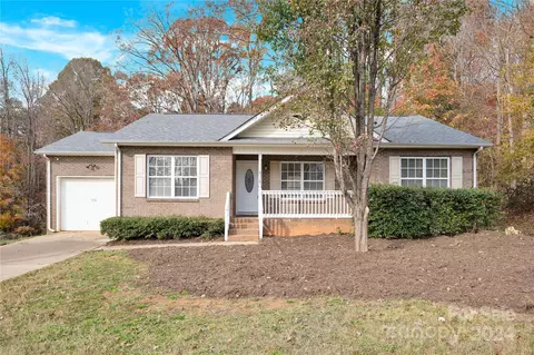 6526 Hoover Cir, Charlotte, NC 28214