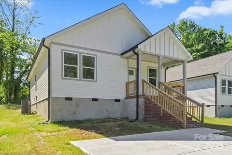 1105 Kenly St, Salisbury, NC 28144