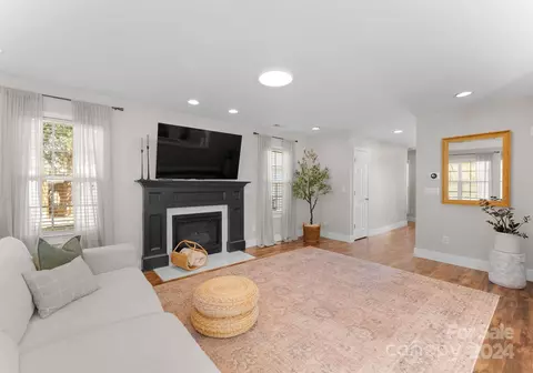 Living - 1505 Battle Ln, Monroe, NC 28110 photo 1 of 2
