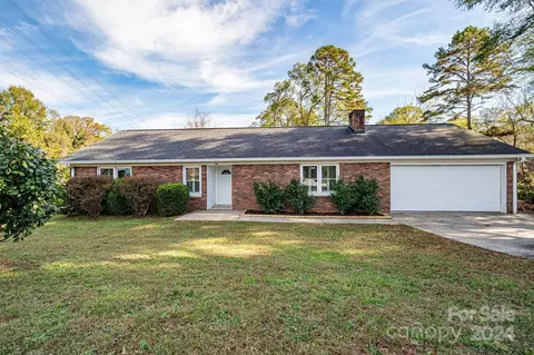1818 Belmar Dr, Gastonia, NC 28052