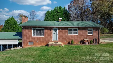 2166 Rural Retreat Rd, Lenoir, NC 28645