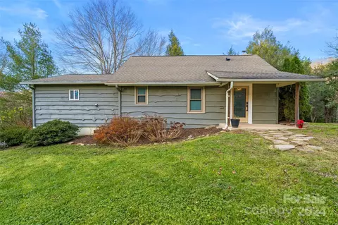 11 Terrapin Dr, Fairview, NC 28730
