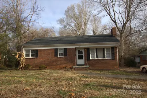 3217 Enfield Rd, Charlotte, NC 28205