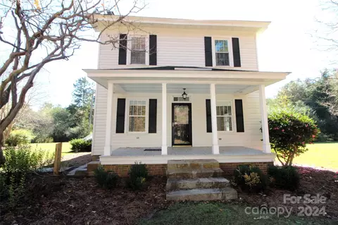 2002 Edge Park Rd, Clover, SC 29710