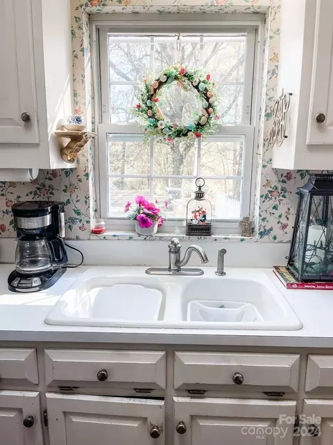 Kitchen - 7225 Hwy 73 E Hwy E, Mount Pleasant, NC 28124 photo 3 of 3