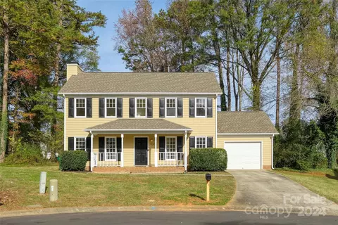 7538 Crestside Ln, Charlotte, NC 28227