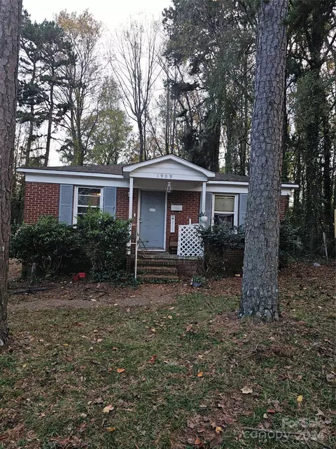 1909 Lasalle St, Charlotte, NC 28216