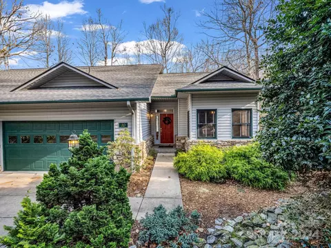 10 Duya Ct, Brevard, NC 28712