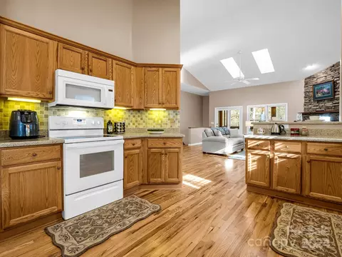 10 Duya Ct, Brevard, NC 28712 photo 8